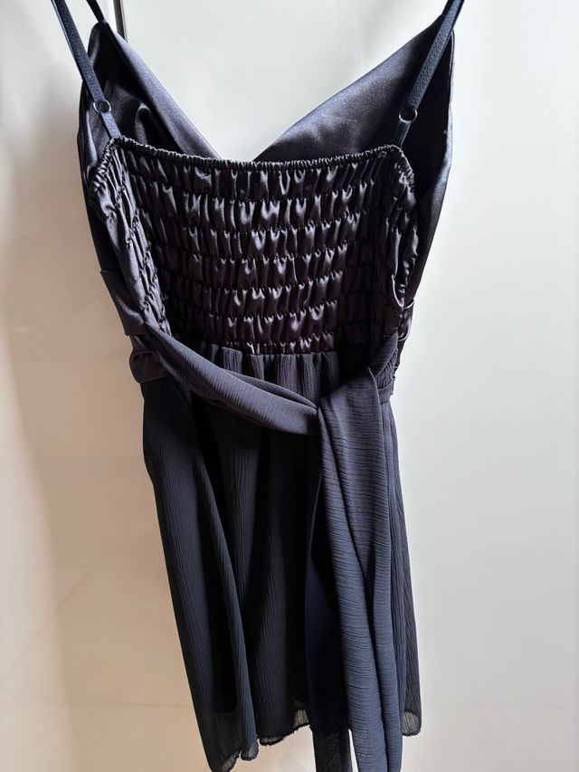 Top nero elegante taglia S