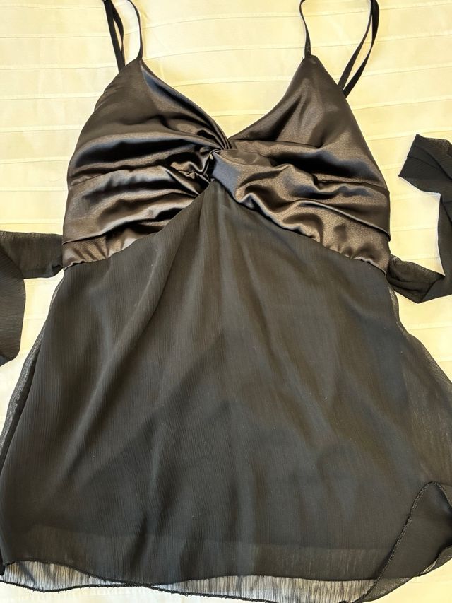 Top nero elegante taglia S