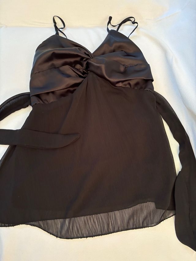 Top nero elegante taglia S