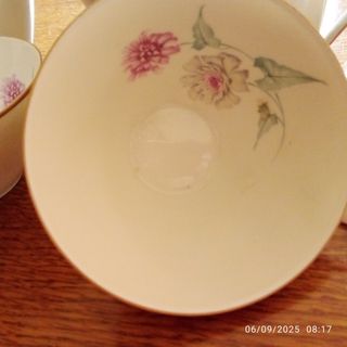 Servizio da tè vintage con fiori