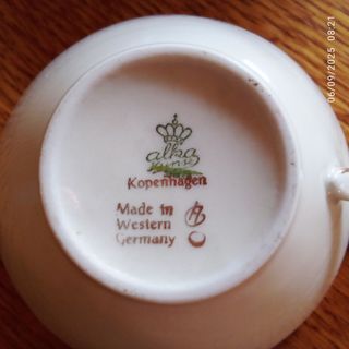 Servizio da tè vintage con fiori