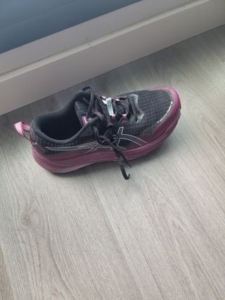 ASICS Trabuco MAX 3 Mujer Negro/Rosa