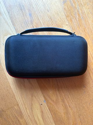 Nintendo Switch con funda gris