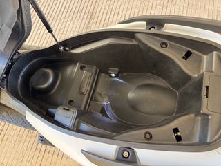 Kymco SuperDink 300i ABS solo 3880 km.