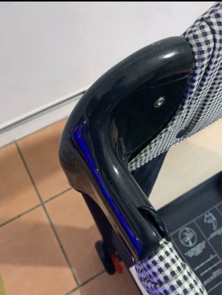 Cuna de viaje con colchón esta en Benidorm