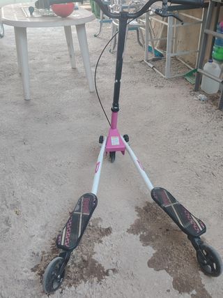 Patín de 3 ruedas rosa