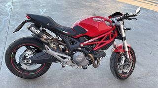 Ducati Monster 696