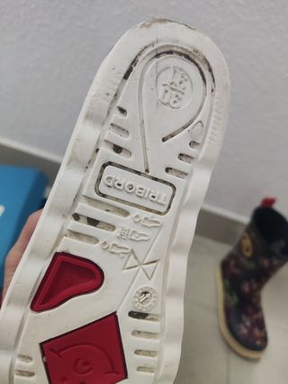 Botas de agua rojas. Talla 30, 31v