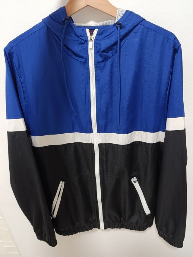 Chaqueta fina azul y negra