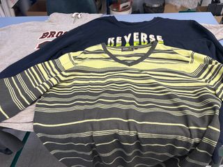 Lote 2 jerseys gris y verde