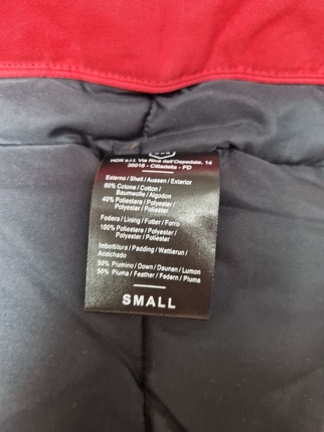 Cazadora impermeable HOX roja con capucha