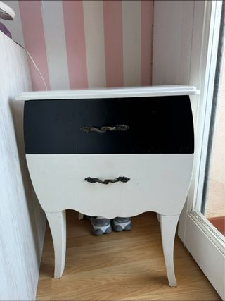 Mesita de noche vintage de madera