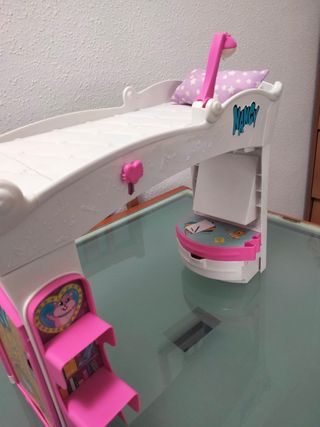 Nancy Cama con Escritorio y Accesorios