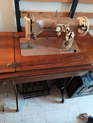 Máquina de coser Singer antigua