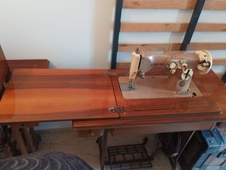 Máquina de coser Singer antigua