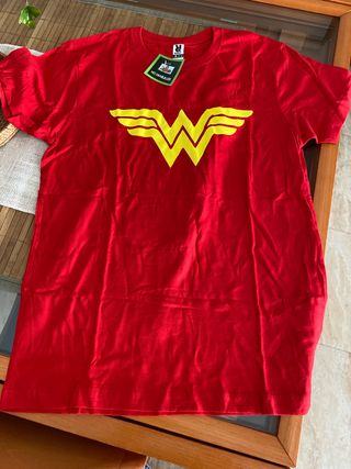 Camiseta Wonder Woman Roja Talla M