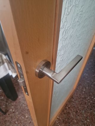 Doble puerta madera con vidrio texturizado y Marco