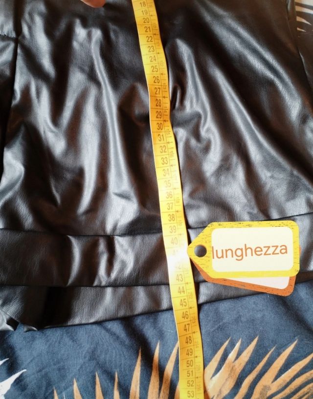 Pantaloncini neri vita alta con cintura