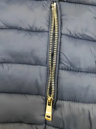 Cazadora azul acolchada