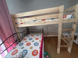 Litera de madera con diseño nordico