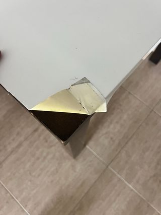 Mesa de comedor grande de madera y cristal