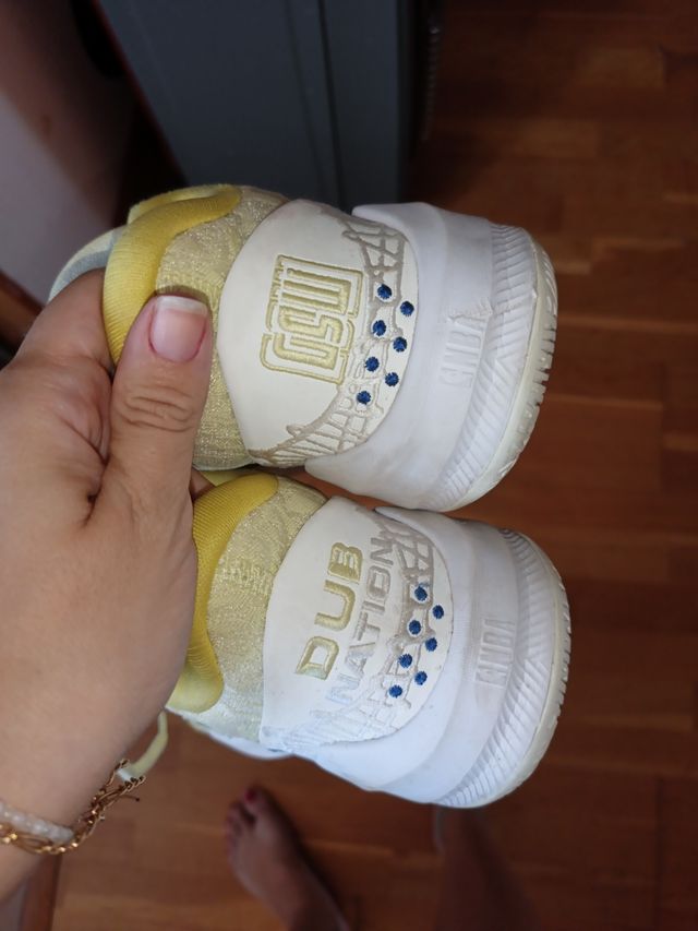 Scarpe sportive gialle