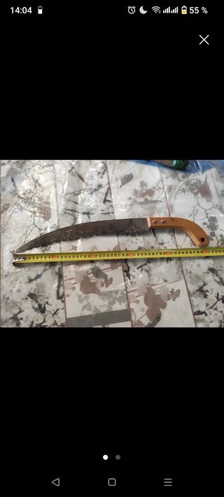 Serrucho de poda curvo antiguo