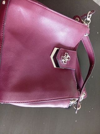 Bolso Guess Morado, costó 150€ mezclado 