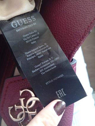 Bolso Guess Morado, costó 150€ mezclado 
