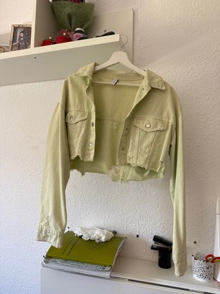 Chaqueta vaquera verde flúor