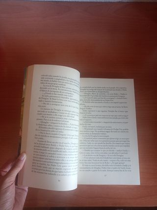 Libro Cadena de favores. Autora Marisa Grey