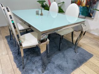 Mesa + sillas