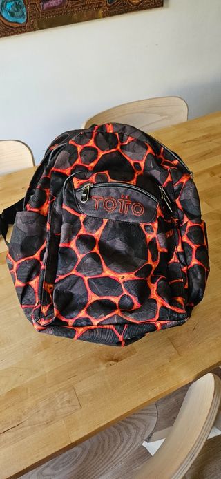 Mochila Totto diseño lava
