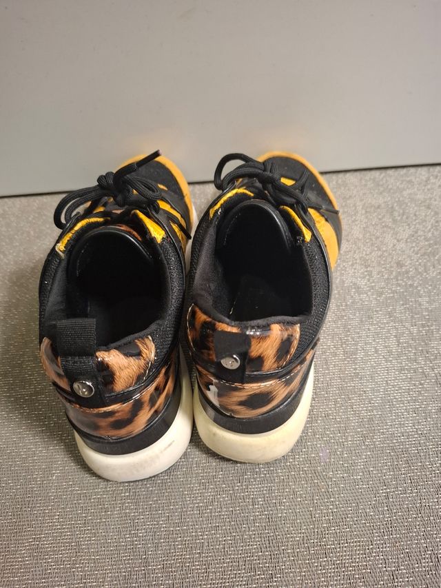Zapatillas deportivas con estampado animal print