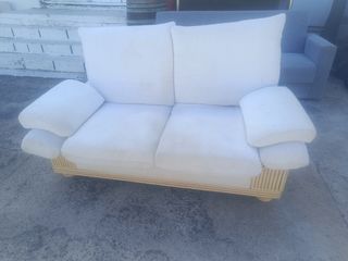 Sofá de terraza beige y blanco