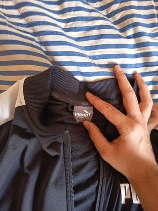 Chaqueta Puma Negra con Rayas Blancas