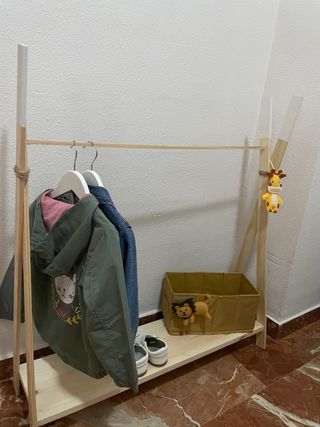Perchero Tipi Montessori
