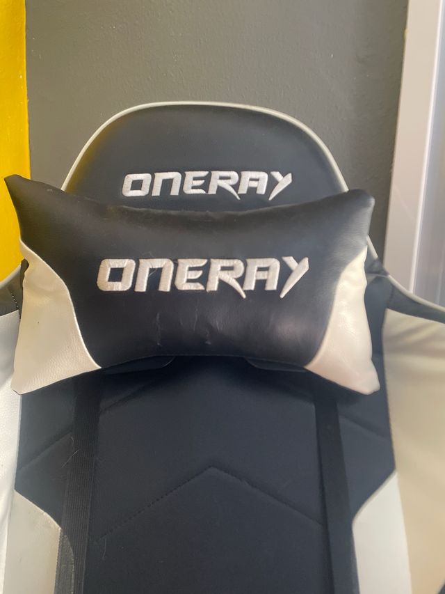 Silla Gamer ONERAY  En perfecto estado