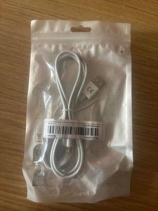 Cable de datos iPhone Lightning. No es original