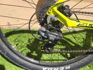 Bicicleta Scott 27.5 Talla S
Casco y Guantes