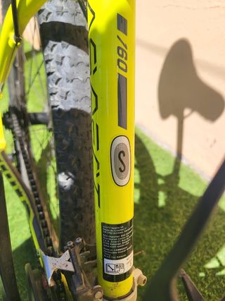 Bicicleta Scott 27.5 Talla S
Casco y Guantes