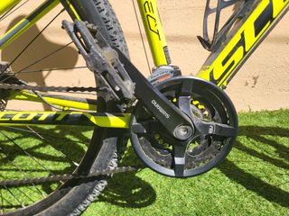 Bicicleta Scott 27.5 Talla S
Casco y Guantes