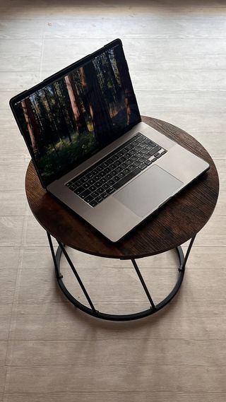 MacBook Pro 16” 2019 i7 + Funda Supcase