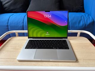 MacBook Pro 14” 2021 Plata
