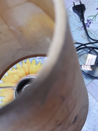 Lampada da tavolo beige e grigia