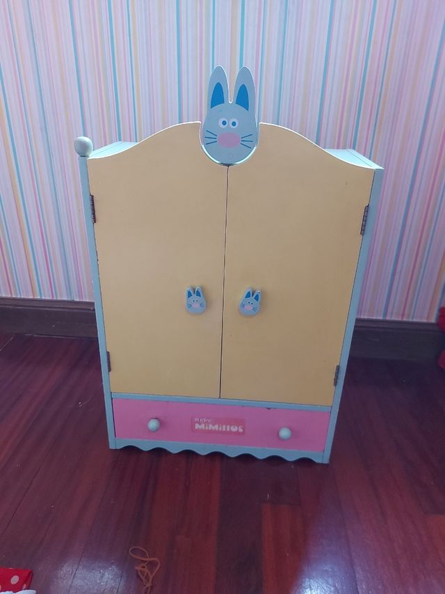 Armario Muñecas Bebé Mimitoss + 3 Perchas