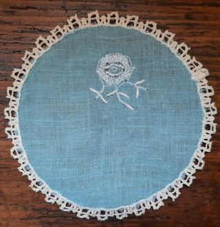 Sottobicchieri rotondi ricamati