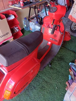 Vespa 125 XL Elestrar Roja