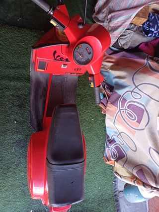 Vespa 125 XL Elestrar Roja