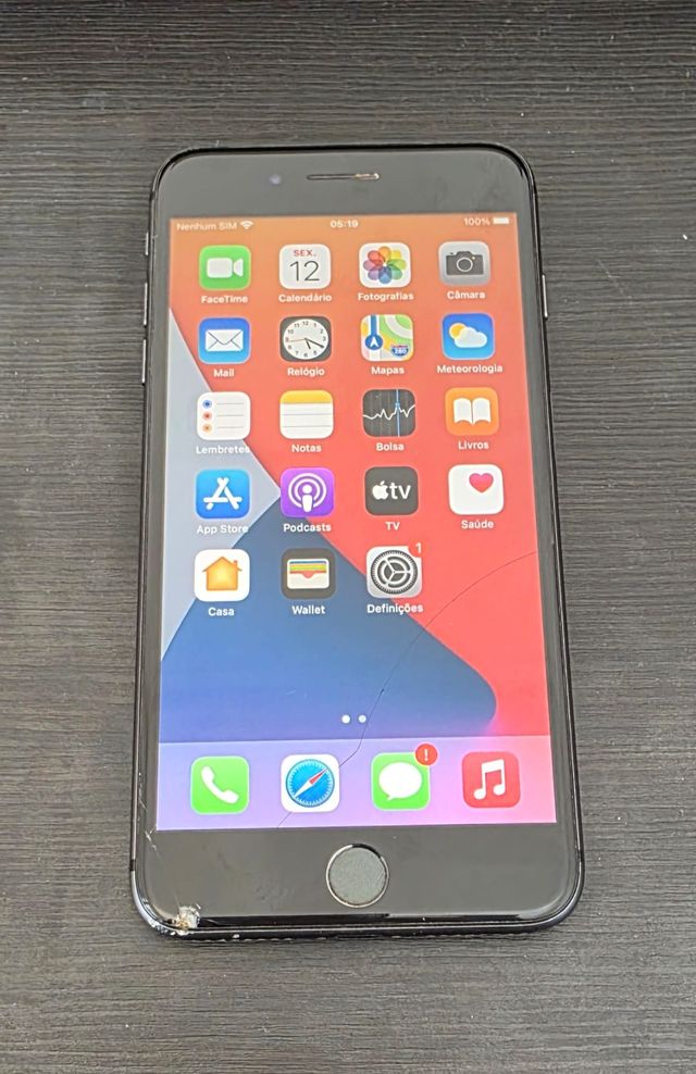 iPhone 8 Plus 64GB Preto